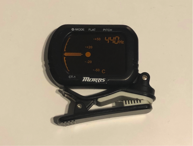 ギターのクリップ型チューナー