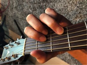 ギターコード「D」の押さえ方