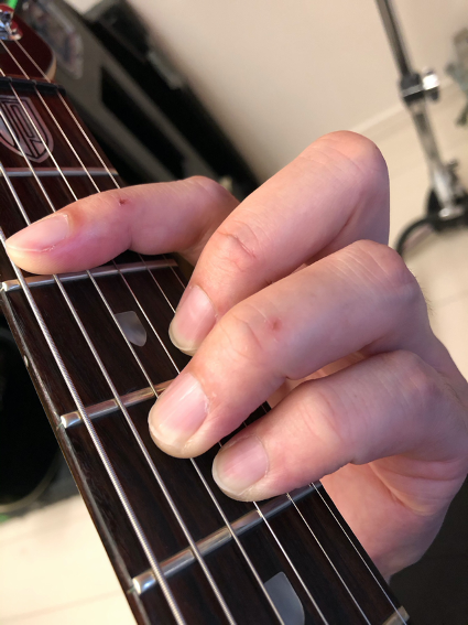 写真「コードBm押さえ方」